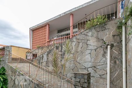 Casa à venda com 360m², 3 quartos e 3 vagasFachada