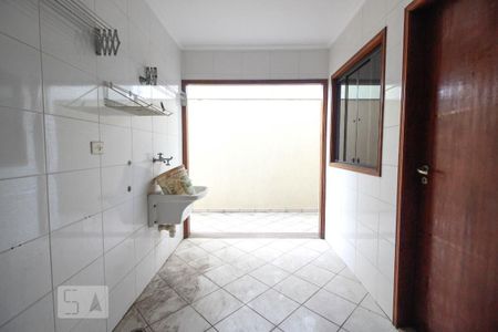 Casa à venda com 140m², 4 quartos e 2 vagasÁrea de serviço