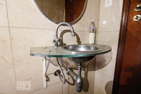 Casa à venda com 140m², 4 quartos e 2 vagasLavabo