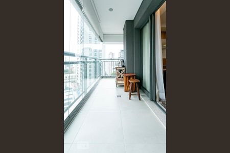 Studio à venda com 43m², 1 quarto e 1 vaga Studio à venda com 43m², 1 quarto e 1 vagaVaranda