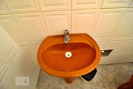 Casa à venda com 180m², 3 quartos e 2 vagasBanheiro 2