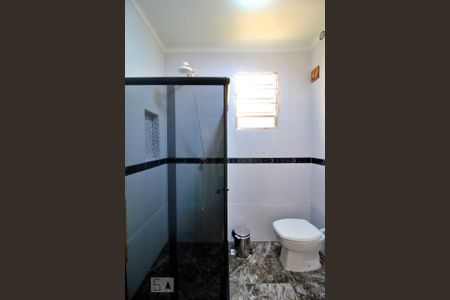 Casa à venda com 180m², 3 quartos e 2 vagasBanheiro 1