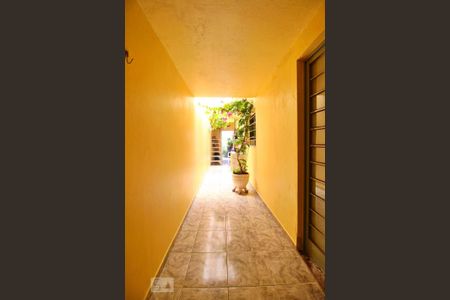 Casa à venda com 180m², 3 quartos e 2 vagasCorredor