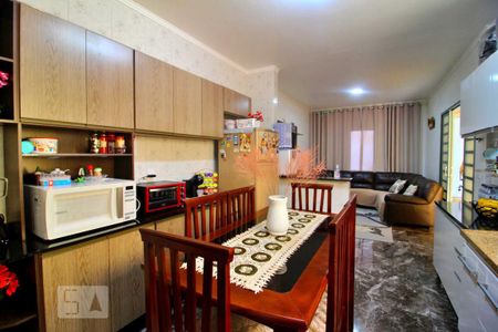 Casa à venda com 180m², 3 quartos e 2 vagasCozinha 1