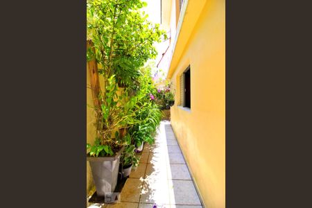 Casa à venda com 180m², 3 quartos e 2 vagasCorredor