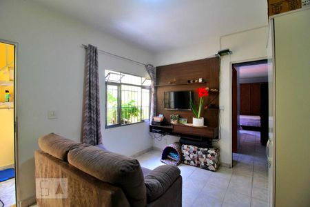 Casa à venda com 180m², 3 quartos e 2 vagasQuarto 2