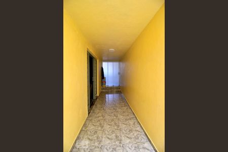 Casa à venda com 180m², 3 quartos e 2 vagasCorredor