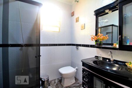 Casa à venda com 180m², 3 quartos e 2 vagasBanheiro 1