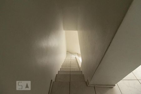 Escada de casa de condomínio para alugar com 2 quartos, 85m² em Campo Grande, Rio de Janeiro