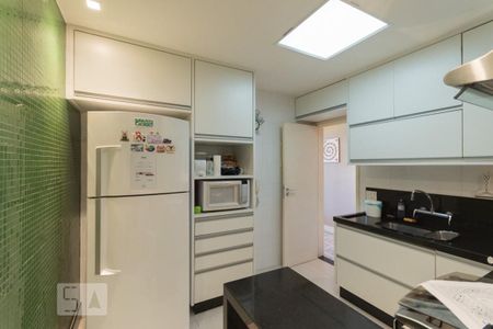 Apartamento à venda com 109m², 2 quartos e 1 vagaCozinha