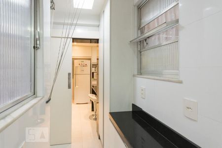 Apartamento à venda com 109m², 2 quartos e 1 vagaÁrea de Serviço