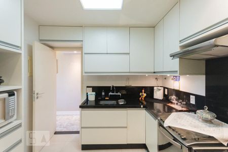Apartamento à venda com 109m², 2 quartos e 1 vagaCozinha