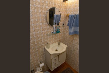 Casa à venda com 360m², 4 quartos e 6 vagasBanheiro 2