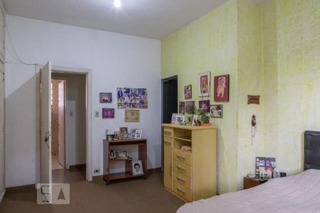 Casa à venda com 360m², 4 quartos e 6 vagasSuíte