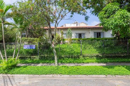 Casa à venda com 360m², 4 quartos e 6 vagasFachada