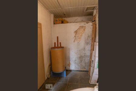 Casa à venda com 360m², 4 quartos e 6 vagasQuarto de Serviço