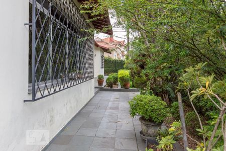 Casa à venda com 360m², 4 quartos e 6 vagasFachada