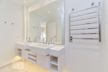 Apartamento para alugar com 170m², 3 quartos e 1 vaga Apartamento para alugar com 170m², 3 quartos e 1 vagaBanheiro do Quarto 3