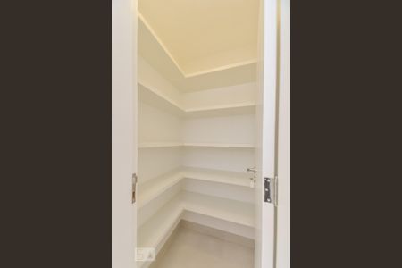 Apartamento para alugar com 170m², 3 quartos e 1 vaga Apartamento para alugar com 170m², 3 quartos e 1 vagaDespensa