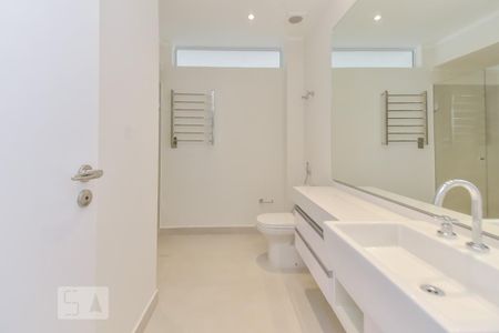 Apartamento para alugar com 170m², 3 quartos e 1 vaga Apartamento para alugar com 170m², 3 quartos e 1 vagaBanheiro