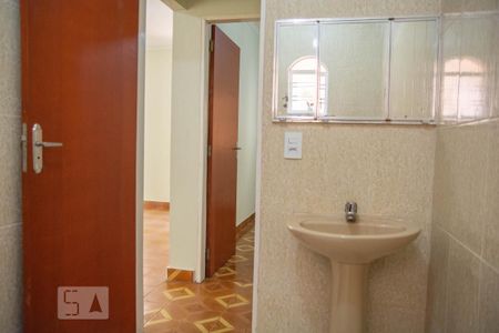 Casa à venda com 300m², 7 quartos e 4 vagas Casa à venda com 300m², 7 quartos e 4 vagasBanheiro Corredor