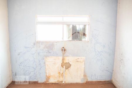 Casa à venda com 300m², 7 quartos e 4 vagas Casa à venda com 300m², 7 quartos e 4 vagasCozinha Casa Fundos