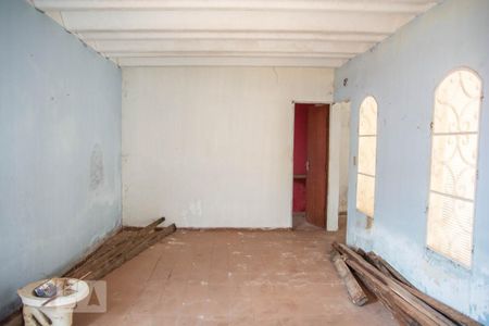 Casa à venda com 300m², 7 quartos e 4 vagas Casa à venda com 300m², 7 quartos e 4 vagasSala Casa Fundos