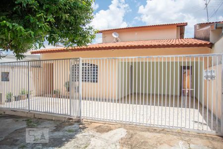 Casa à venda com 300m², 7 quartos e 4 vagas Casa à venda com 300m², 7 quartos e 4 vagasFachada
