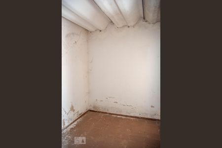 Casa à venda com 300m², 7 quartos e 4 vagas Casa à venda com 300m², 7 quartos e 4 vagasQuarto Casa Fundos