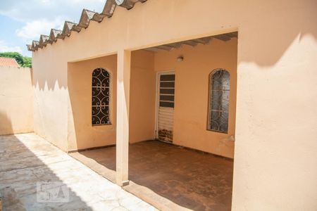 Casa à venda com 300m², 7 quartos e 4 vagas Casa à venda com 300m², 7 quartos e 4 vagasCasa Fundos