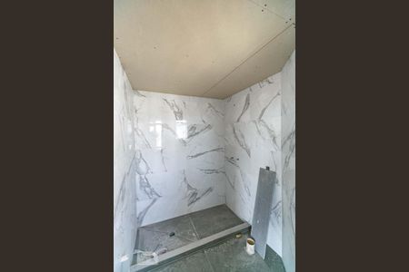 Banheiro de apartamento à venda com 1 quarto, 40m² em Petrópolis, Porto Alegre