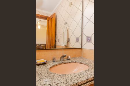 Casa de condomínio à venda com 300m², 3 quartos e 3 vagas Casa de condomínio à venda com 300m², 3 quartos e 3 vagasSuíte