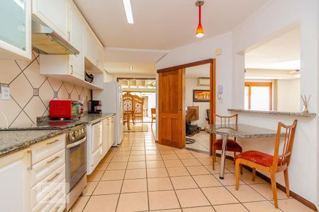 Casa de condomínio à venda com 300m², 3 quartos e 3 vagas Casa de condomínio à venda com 300m², 3 quartos e 3 vagasCozinha