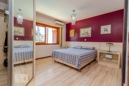 Casa de condomínio à venda com 300m², 3 quartos e 3 vagas Casa de condomínio à venda com 300m², 3 quartos e 3 vagasQuarto 3