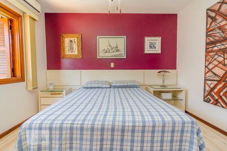 Casa de condomínio à venda com 300m², 3 quartos e 3 vagas Casa de condomínio à venda com 300m², 3 quartos e 3 vagasQuarto 3