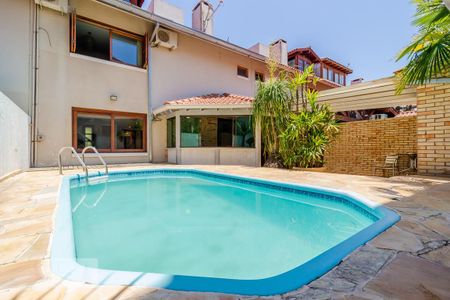 Casa de condomínio à venda com 300m², 3 quartos e 3 vagas Casa de condomínio à venda com 300m², 3 quartos e 3 vagasQuintal - Piscina