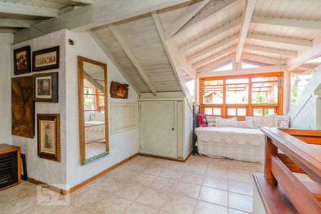 Casa de condomínio à venda com 300m², 3 quartos e 3 vagas Casa de condomínio à venda com 300m², 3 quartos e 3 vagasSala 2