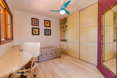 Casa de condomínio à venda com 300m², 3 quartos e 3 vagas Casa de condomínio à venda com 300m², 3 quartos e 3 vagasQuarto 2