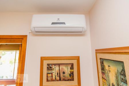 Casa de condomínio à venda com 300m², 3 quartos e 3 vagas Casa de condomínio à venda com 300m², 3 quartos e 3 vagasAr condicionado