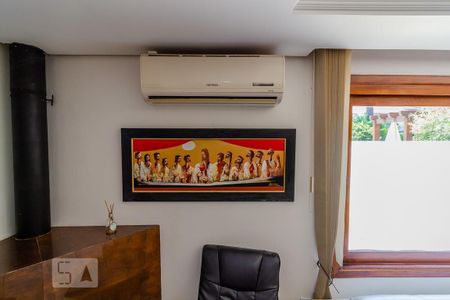 Casa de condomínio à venda com 300m², 3 quartos e 3 vagas Casa de condomínio à venda com 300m², 3 quartos e 3 vagasAr condicionado