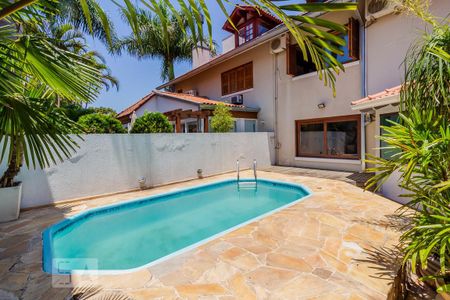 Casa de condomínio à venda com 300m², 3 quartos e 3 vagas Casa de condomínio à venda com 300m², 3 quartos e 3 vagasQuintal - Piscina