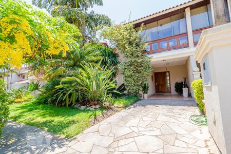 Casa de condomínio à venda com 300m², 3 quartos e 3 vagas Casa de condomínio à venda com 300m², 3 quartos e 3 vagasFachada da casa