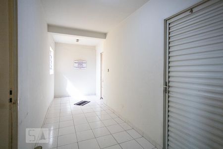Entrada de apartamento para alugar com 1 quarto, 30m² em Vila Silva Ribeiro, Carapicuíba