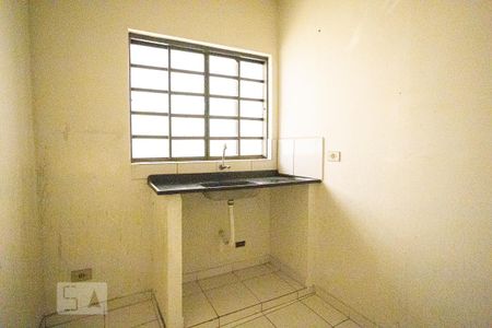 Cozinha de apartamento para alugar com 1 quarto, 30m² em Vila Silva Ribeiro, Carapicuíba