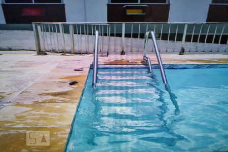 Apartamento à venda com 75m², 2 quartos e 1 vagaÁrea comum - Piscina