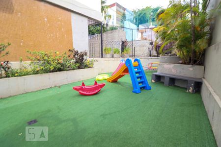 Apartamento à venda com 75m², 2 quartos e 1 vagaÁrea Comum - Playground