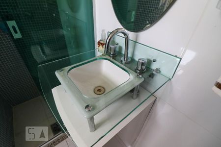 Apartamento à venda com 75m², 2 quartos e 1 vagaBanheiro Social / Área de Serviço