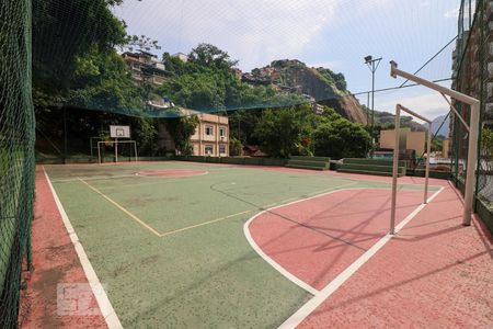 Apartamento à venda com 75m², 2 quartos e 1 vagaÁrea comum - Quadra