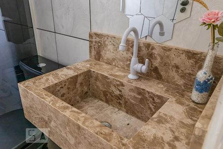 Apartamento à venda com 45m², 2 quartos e 1 vagaDetalhe do Banheiro