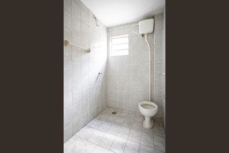 Banheiro de casa para alugar com 1 quarto, 30m² em Vila Silva Ribeiro, Carapicuíba